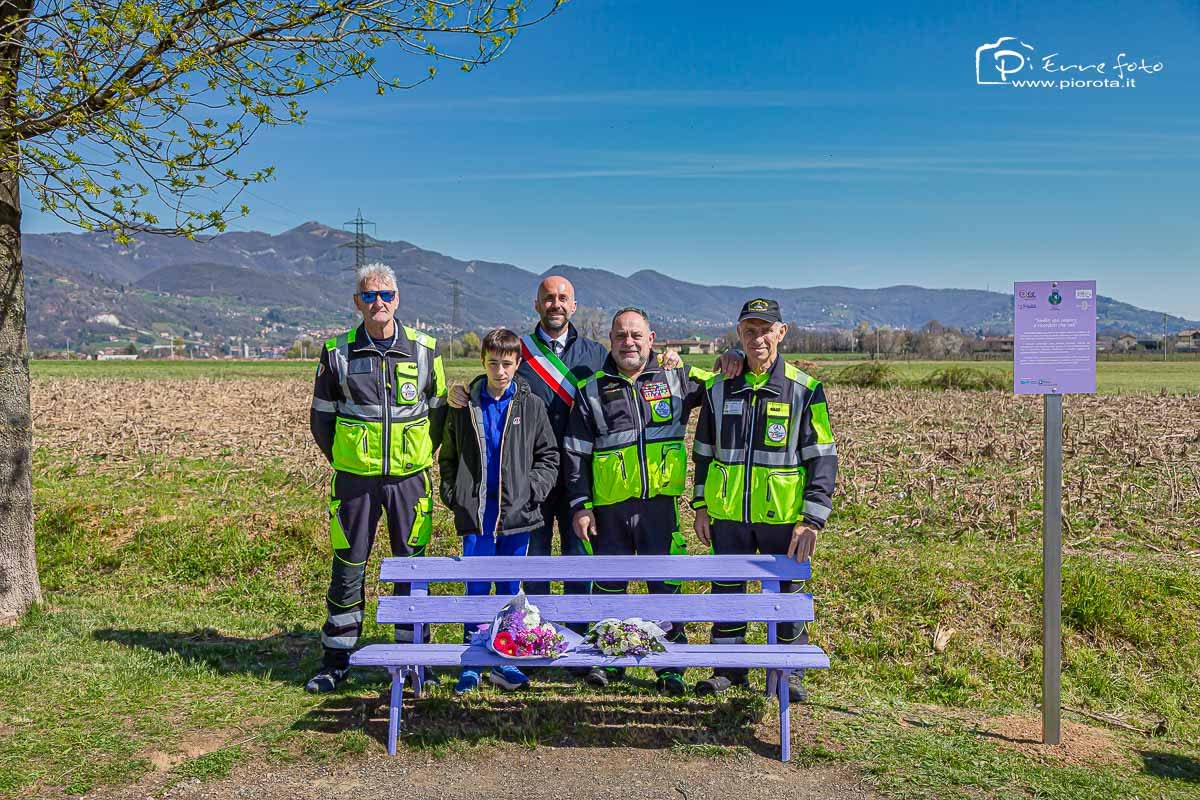 Inaugurazione panchina lilla Almenno San Bartolomeo 28/3/2026